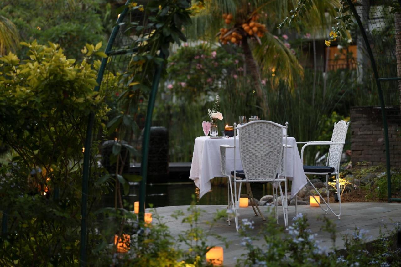 Bali Dynasty Resort Kuta Lombok Εξωτερικό φωτογραφία The garden at the hotel