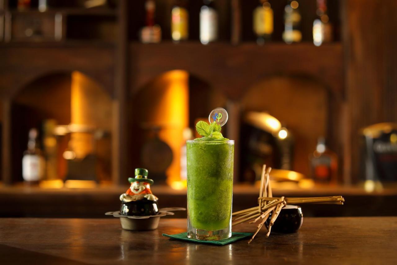 Bali Dynasty Resort Kuta Lombok Εξωτερικό φωτογραφία A matcha green tea drink
