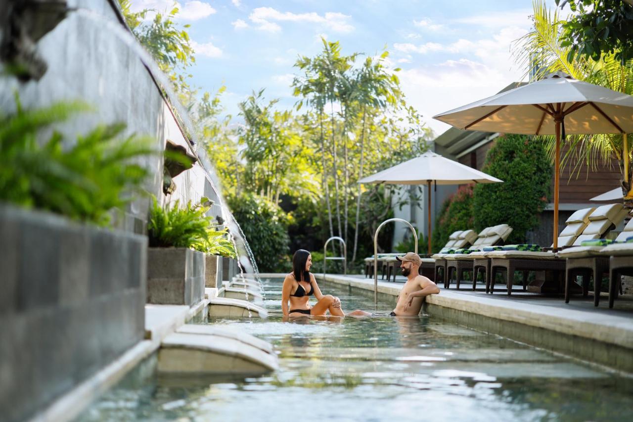 Bali Dynasty Resort Kuta Lombok Εξωτερικό φωτογραφία The swimming pool at the hotel