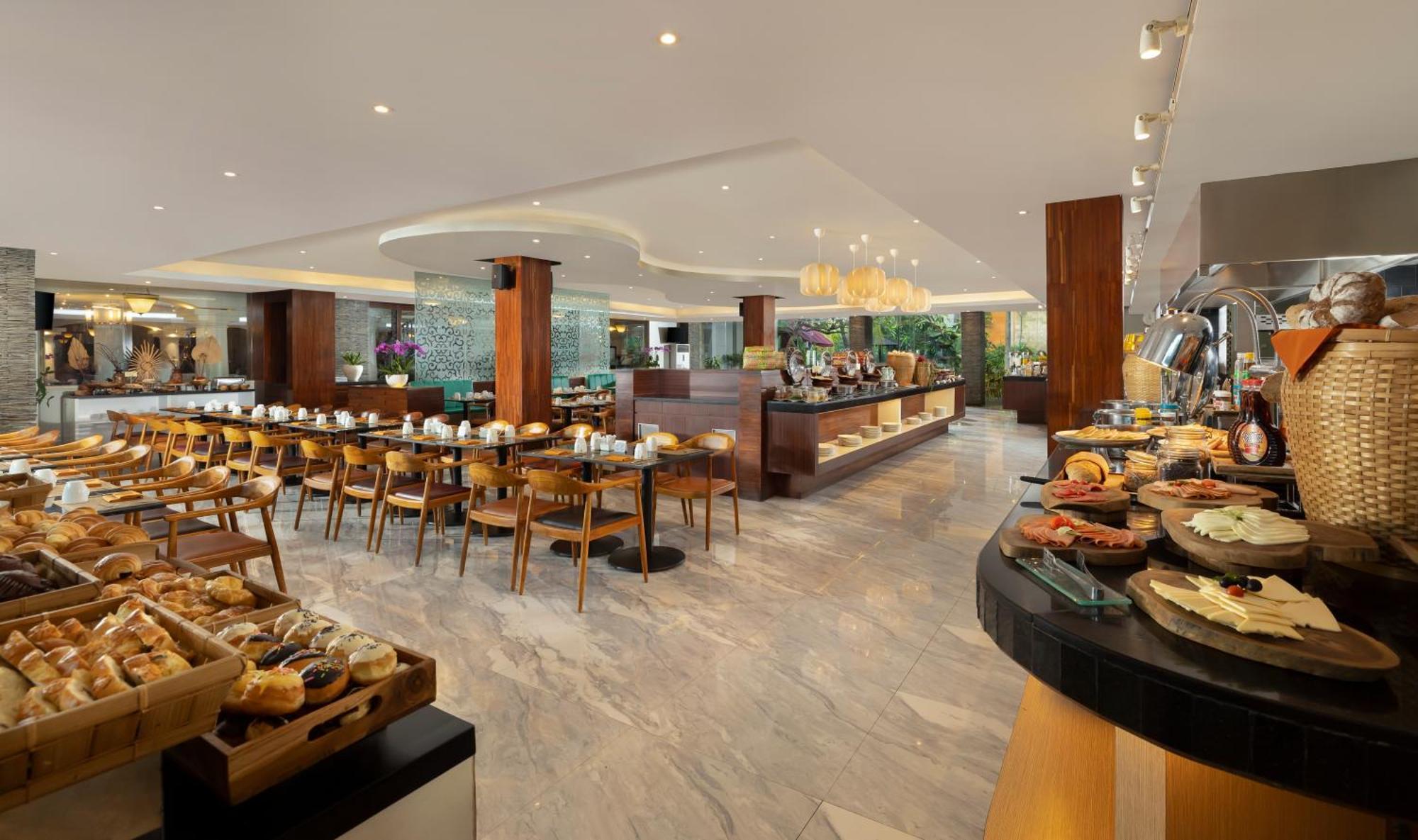 Bali Dynasty Resort Kuta Lombok Εξωτερικό φωτογραφία The Garden Grill